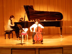チェロ＆ピアノ　アンサンブルコンサートを開催しました